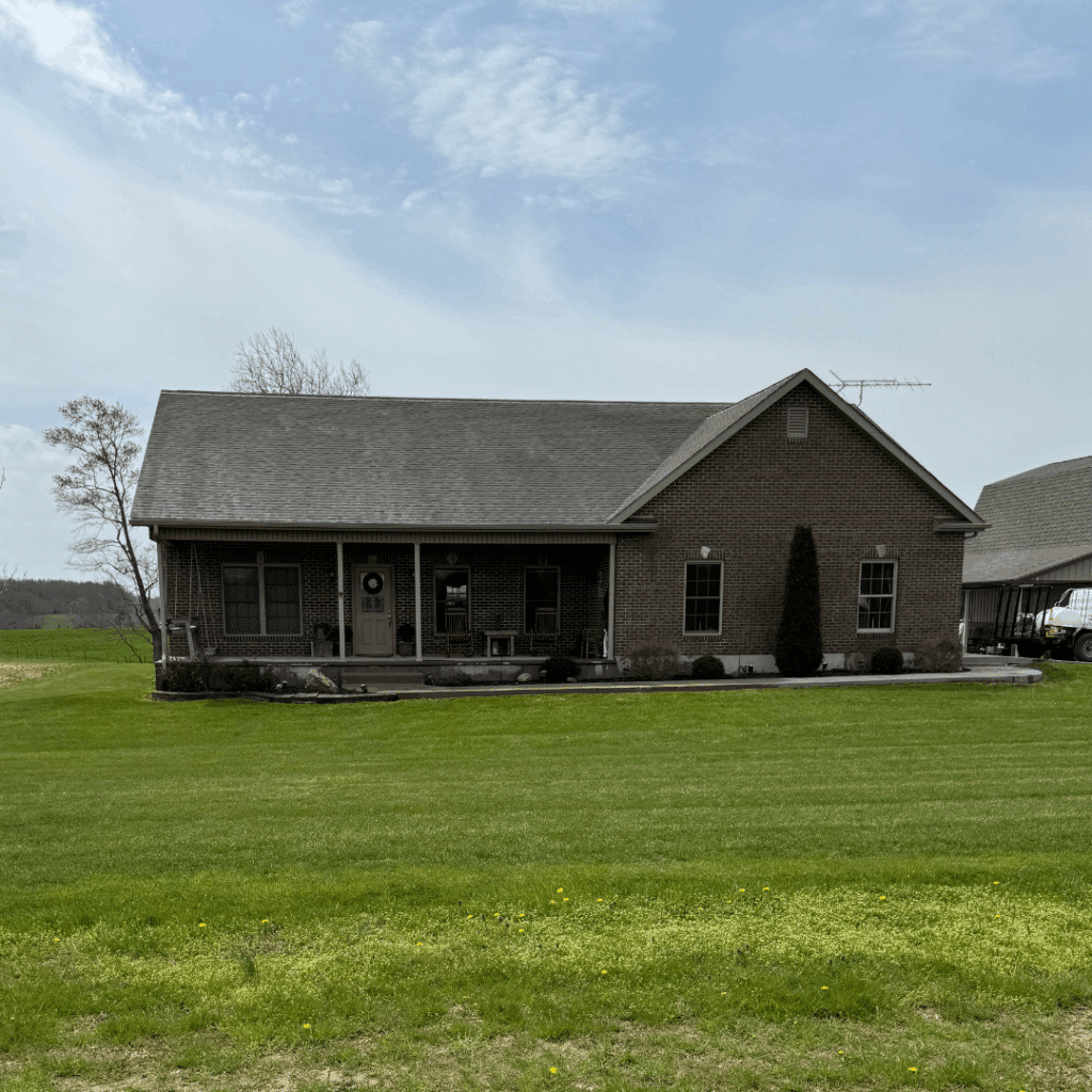 asphalt-roof-cleaning-in-indianapolis-in