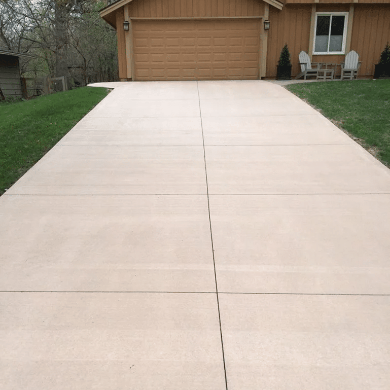concrete driveway cleaning